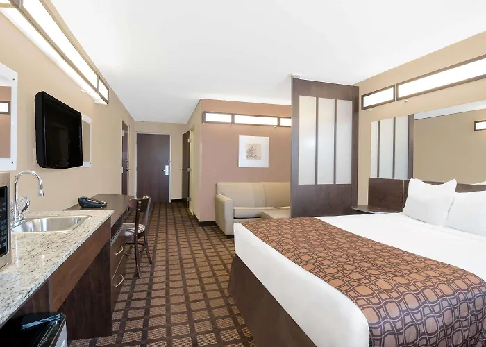 Microtel Inn & Suites