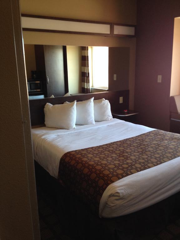 Microtel & Hotel 3*